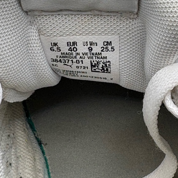 🔥 Women's Puma White and Mint Green Sneakers - Picture 10 of 11